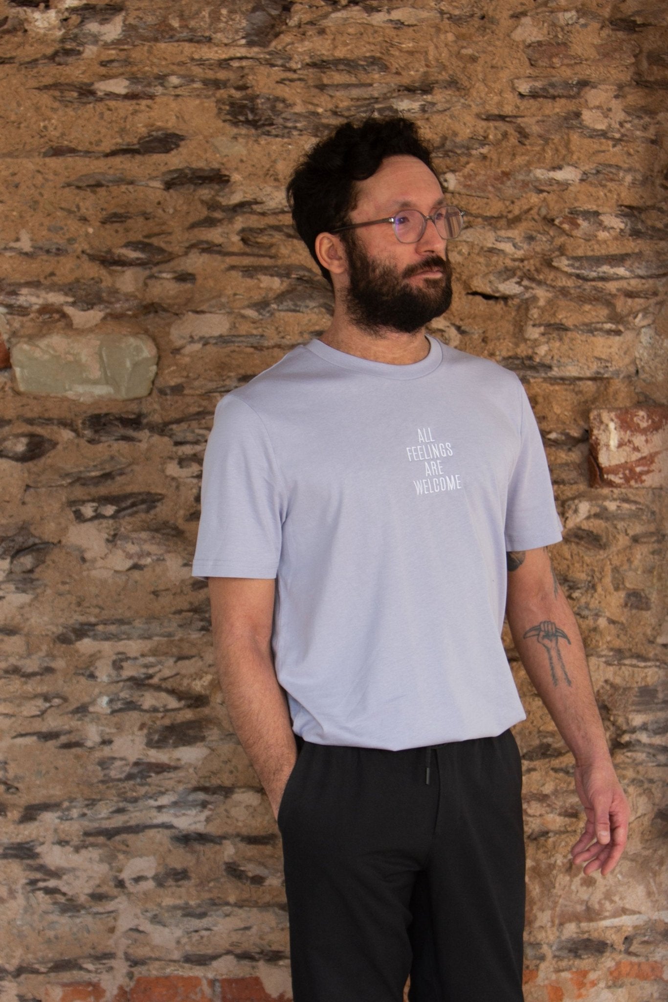 Organic T-Shirt ALL FEELINGS ARE WELCOME Stick | unisex | Lavendel - Studio Schön®