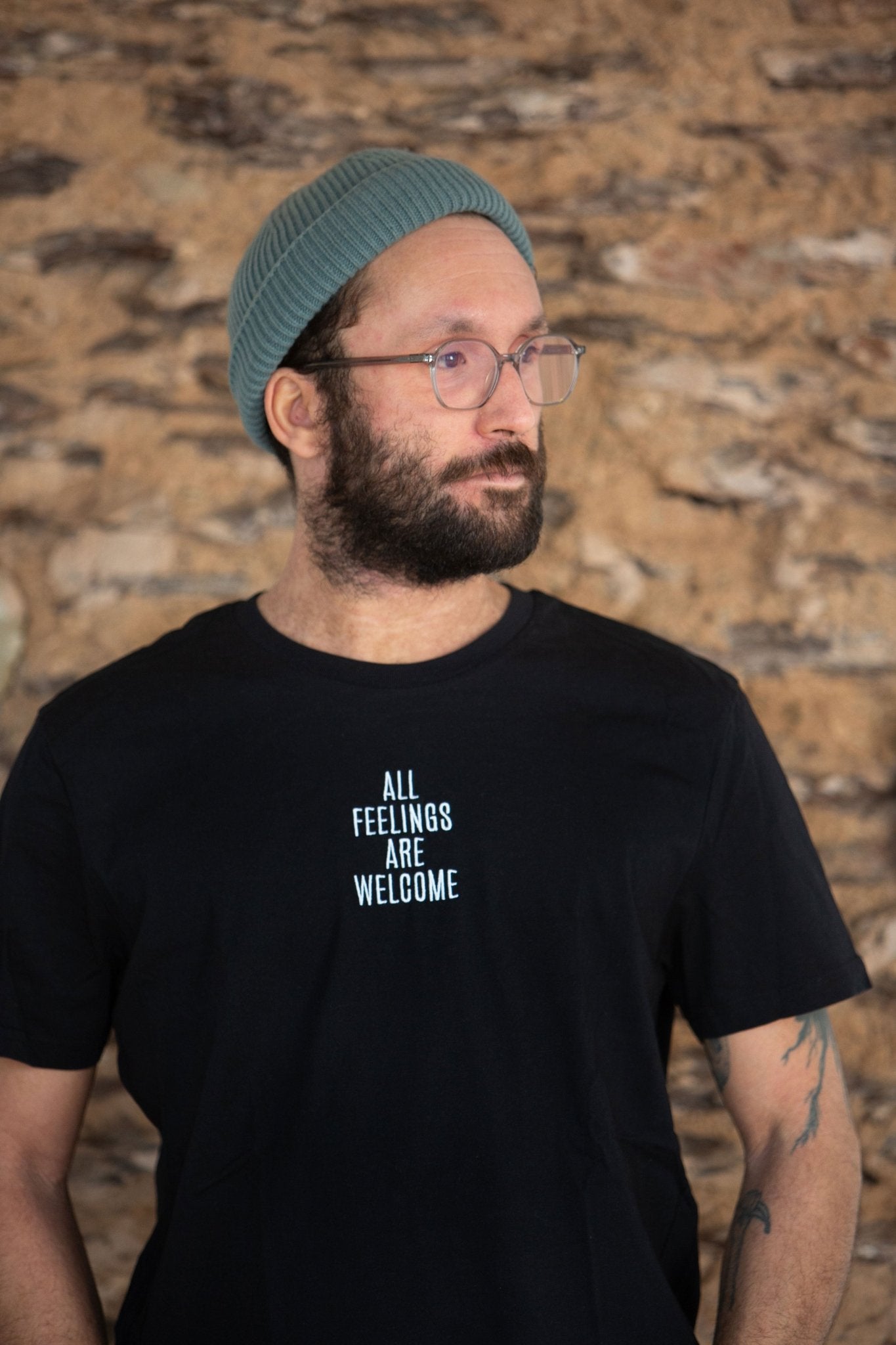 Organic T-Shirt ALL FEELINGS ARE WELCOME Stick | unisex | Schwarz - Studio Schön®