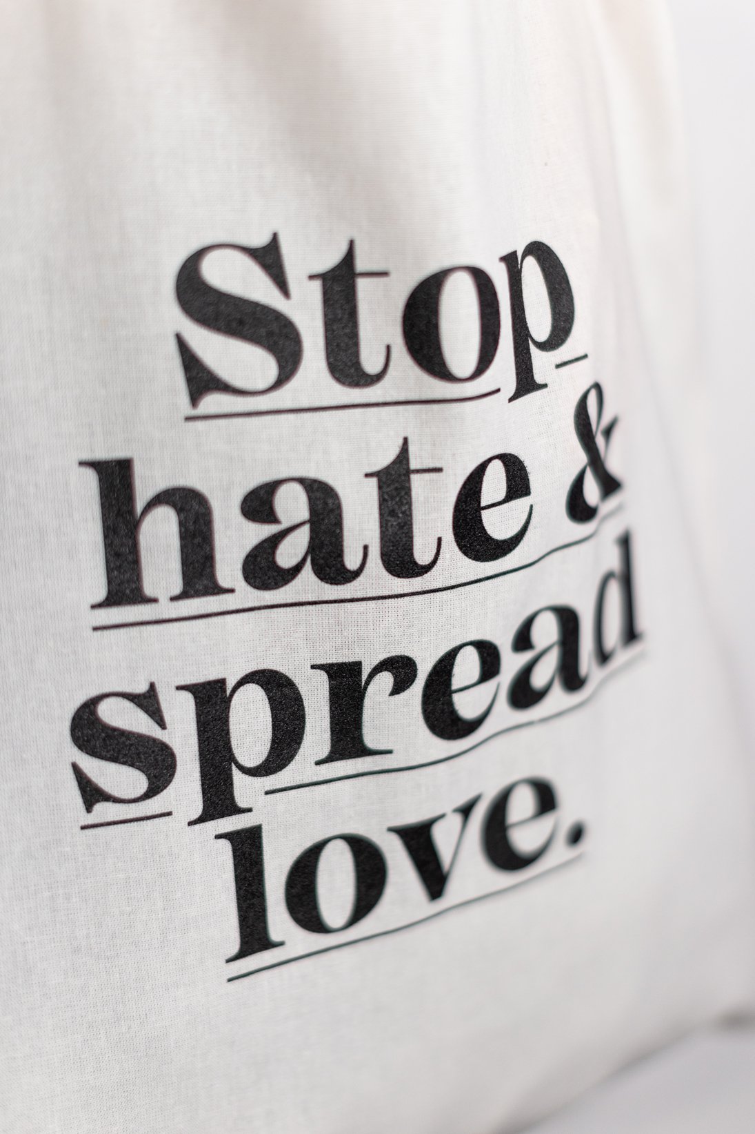ACCESSOIRES – Baumwolltasche STOP HATE SPREAD LOVE - Studio Schön®