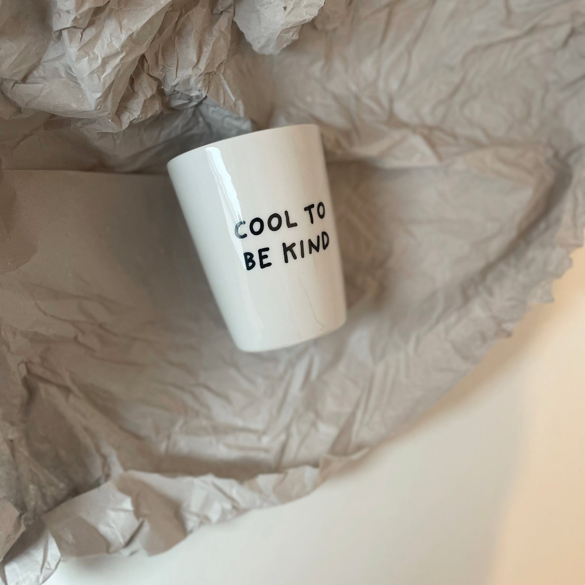 ACCESSOIRES – Tasse COOL TO BE KIND - Studio Schön®