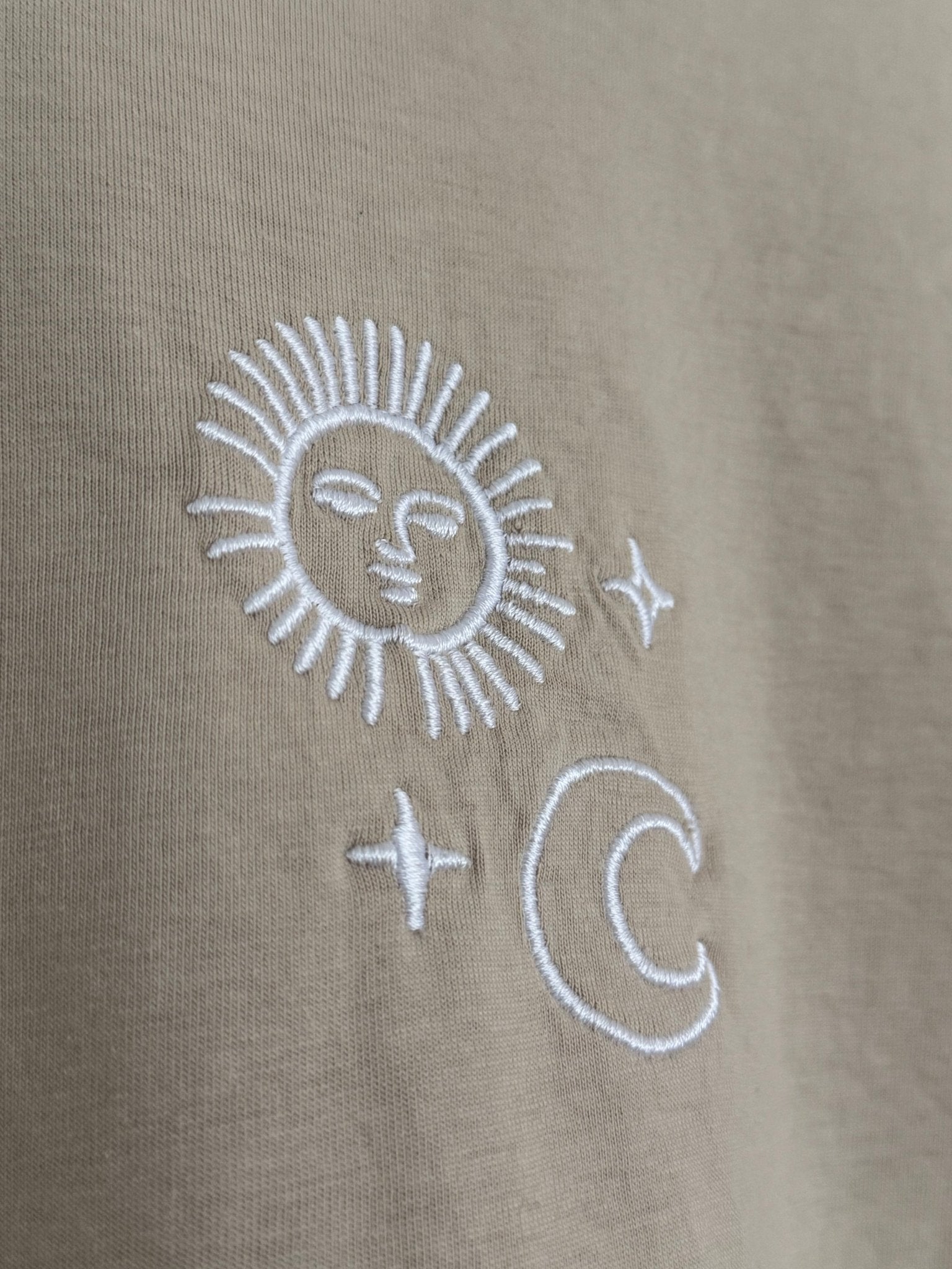 Organic T-Shirt SONNE MOND STERNE Stick | unisex | Kaffee - Studio Schön®