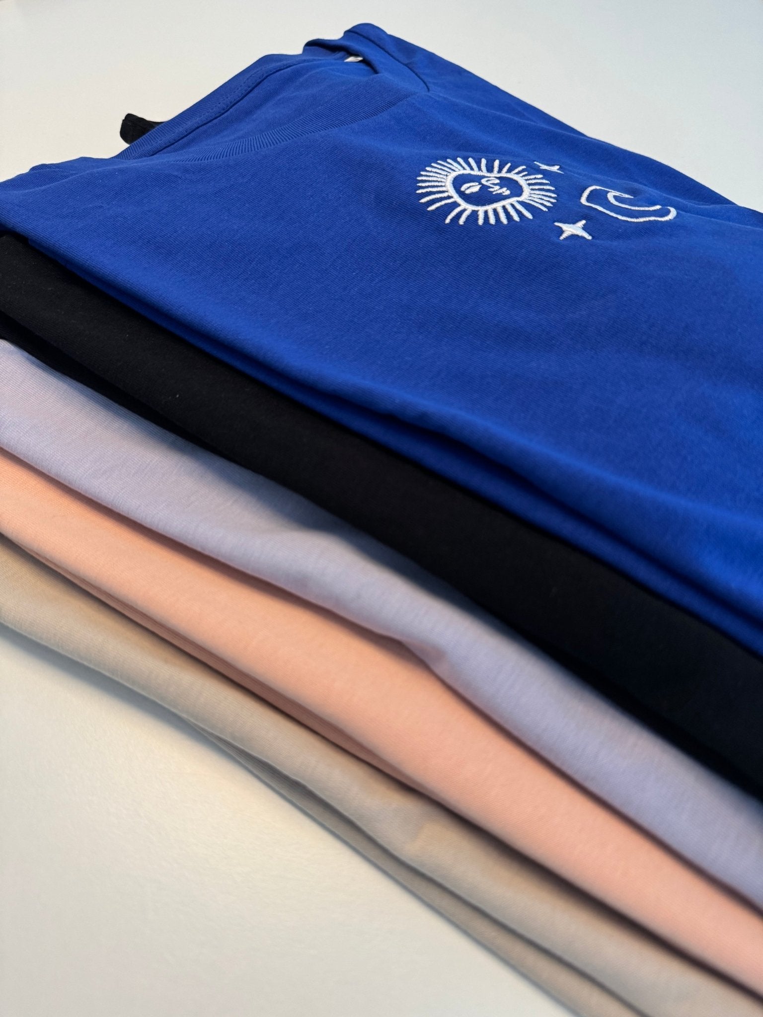 Organic T-Shirt SONNE MOND STERNE Stick | unisex | Lavendel - Studio Schön®