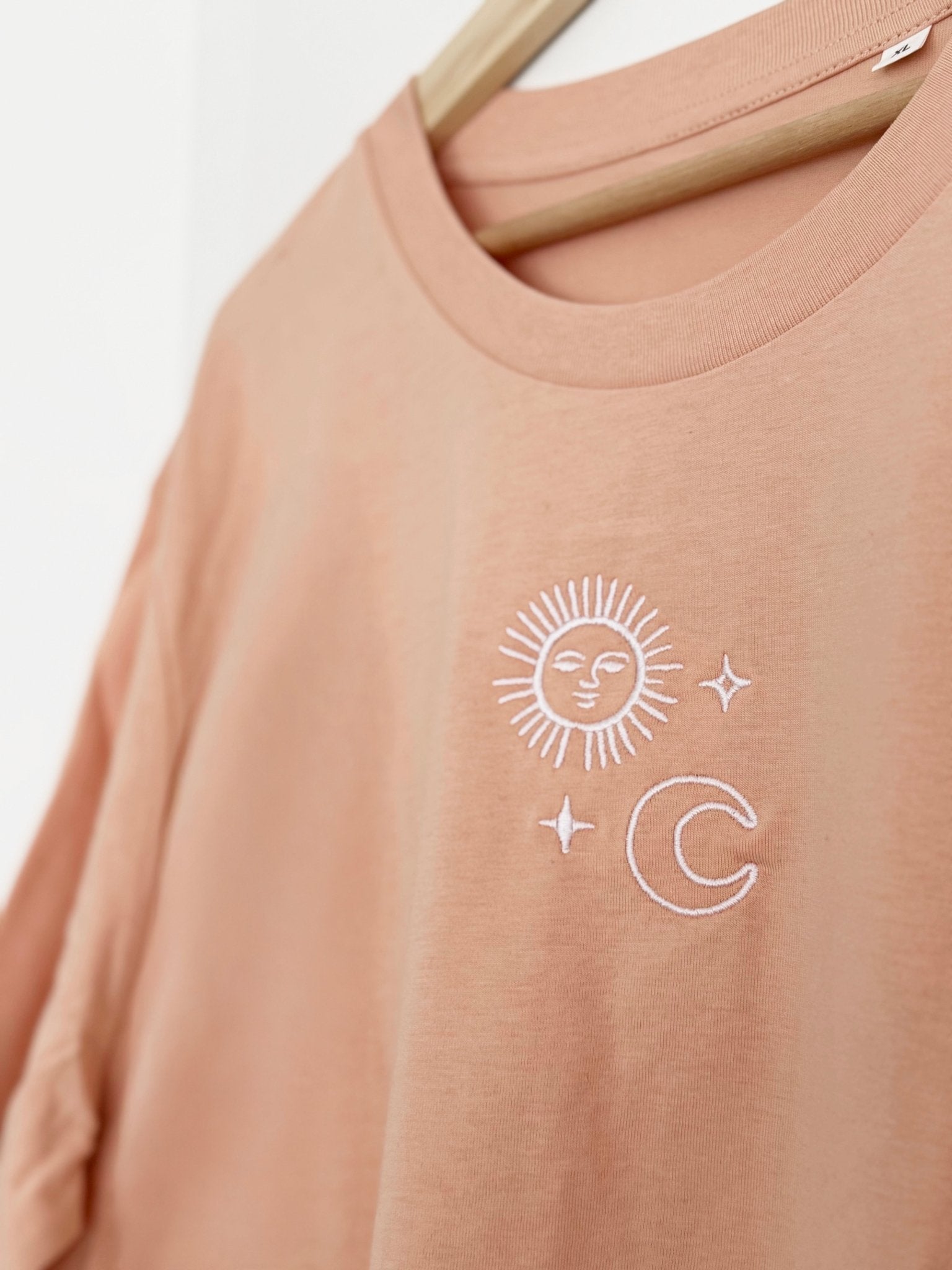 Organic T-Shirt SONNE MOND STERNE Stick | unisex | Pfirsich - Studio Schön®